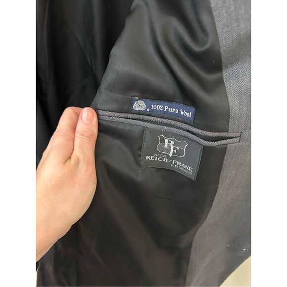 Burberry’s Pure Wool Gray Pinstripe Two-Button Blazer Sz 44R* - Picture 4 of 13